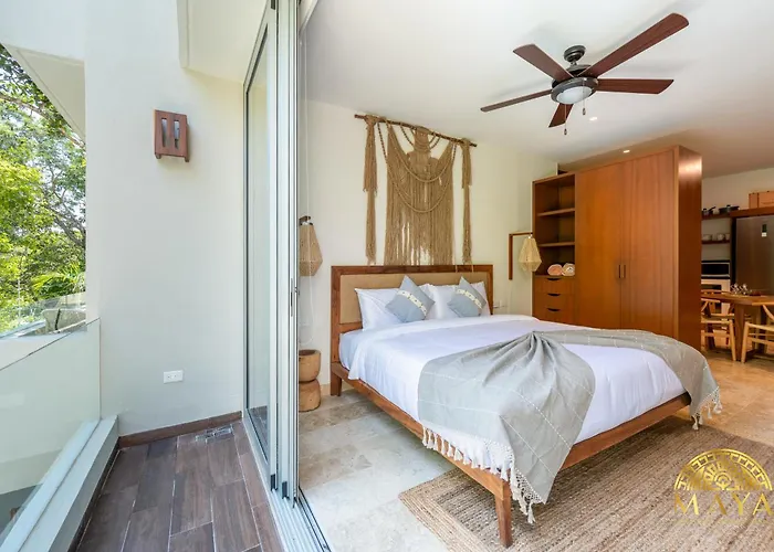 Apartahotel Nhoa By Maya Pm